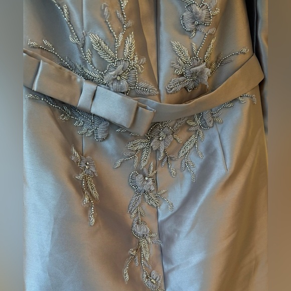 Terani Couture Flutter Satin Embroidered Gown Size 12 NWT - Picture 11 of 11